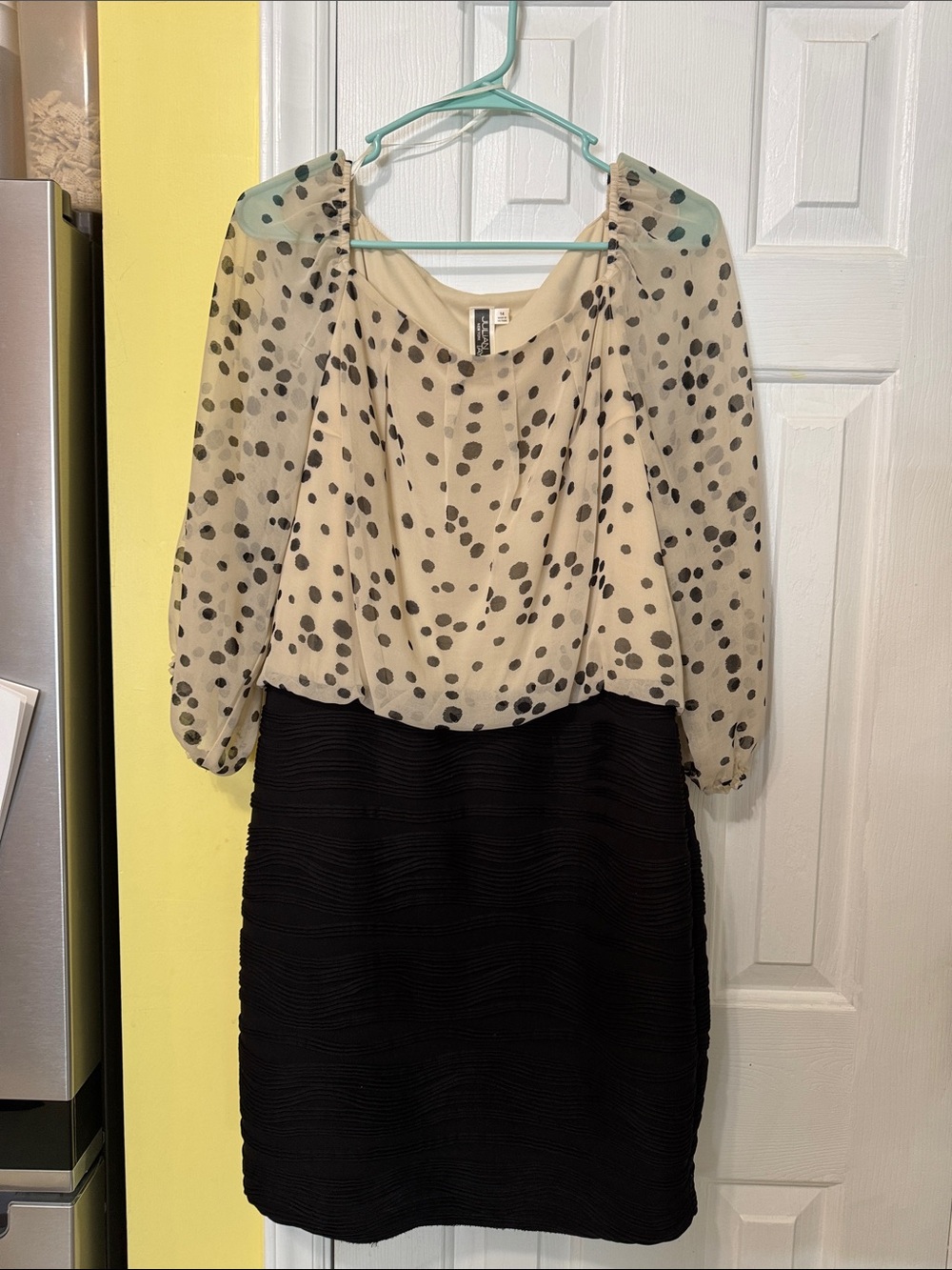Ladies JULIAN TAYLOR DRESS